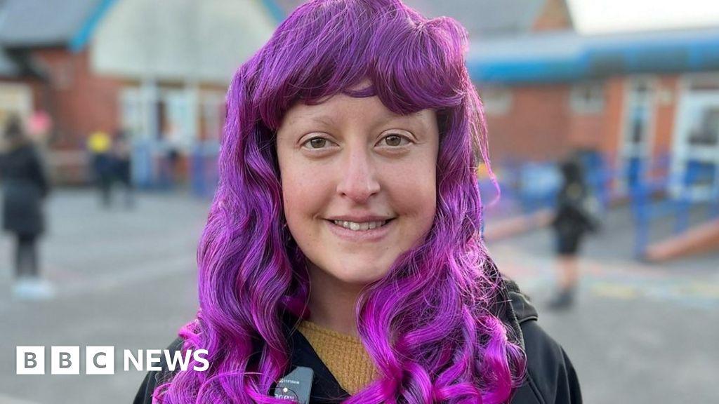 Wig-wearing pupils support Chorley teacher with breast cancer