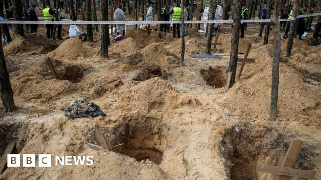 Ukraine war: Grave sites prompt calls for tribunal over Russian killings