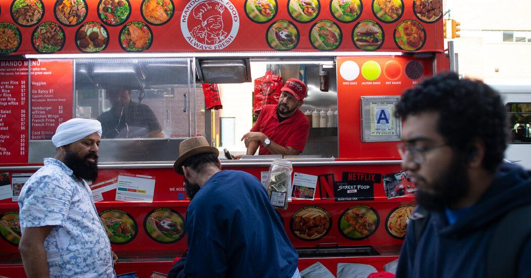 New York Has Issued 14 New Food Cart Permits. 10,000 Vendors Want Them.