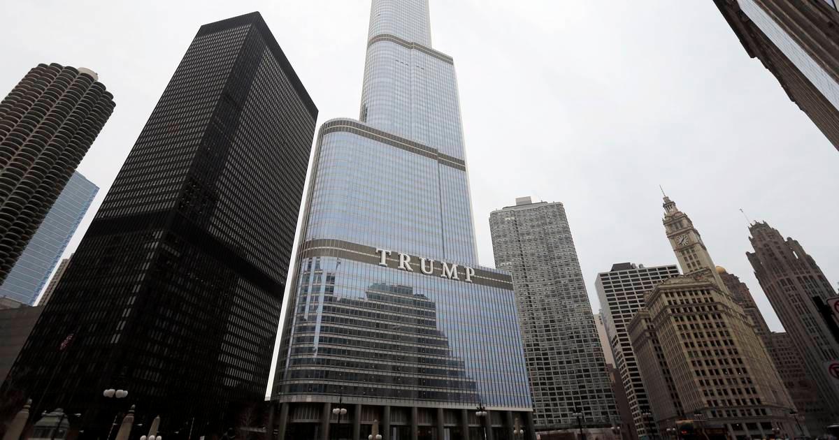 Man plunges from 16th floor of Trump Tower in Chicago
