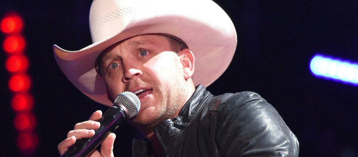 Justin Moore (18+)