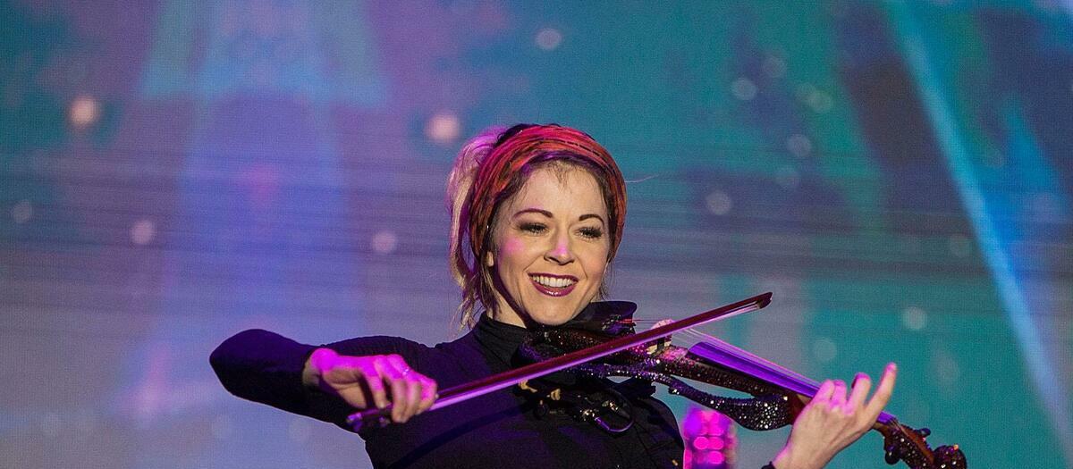 Lindsey Stirling with Walk Off the Earth