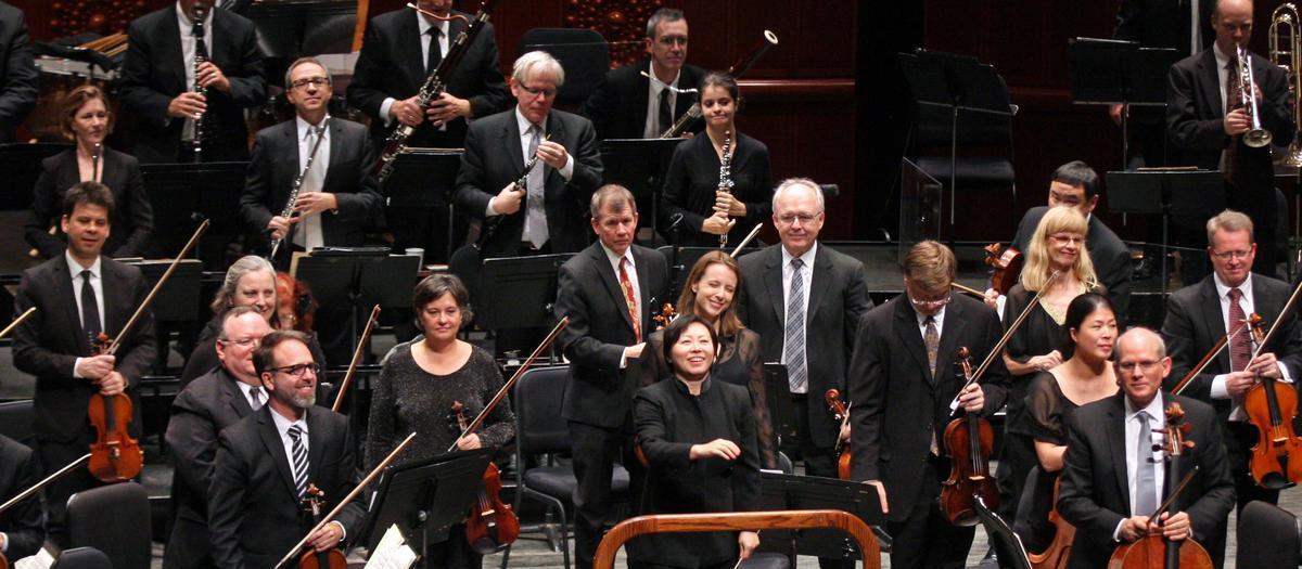 New Jersey Symphony Orchestra - Xian Conducts Carmina Burana